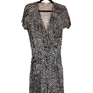 Boden Jumpsuit Size 4L Black White Wrap Front Short Sleeve Travel Beachy Pockets